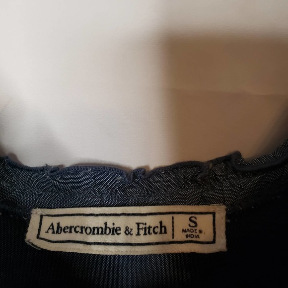 ABERCROMBIE & FITCH ruffle embroidered cold shoulder blouse S - Picture 5 of 9